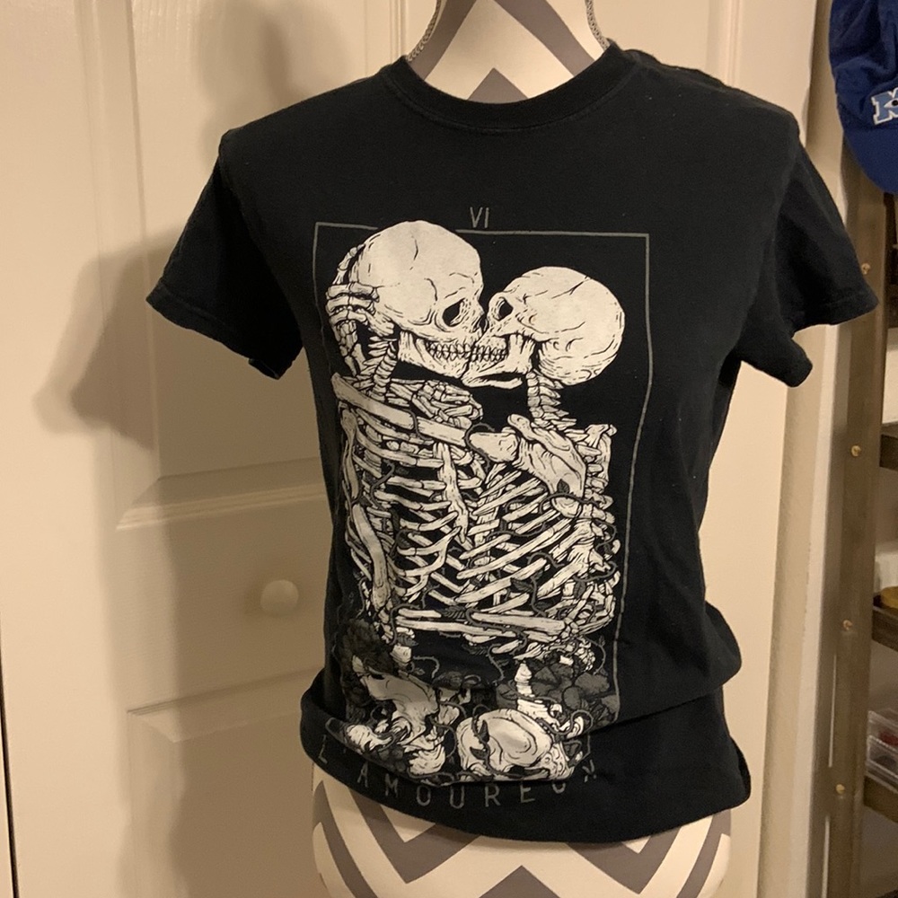 Women’s skeleton shirt